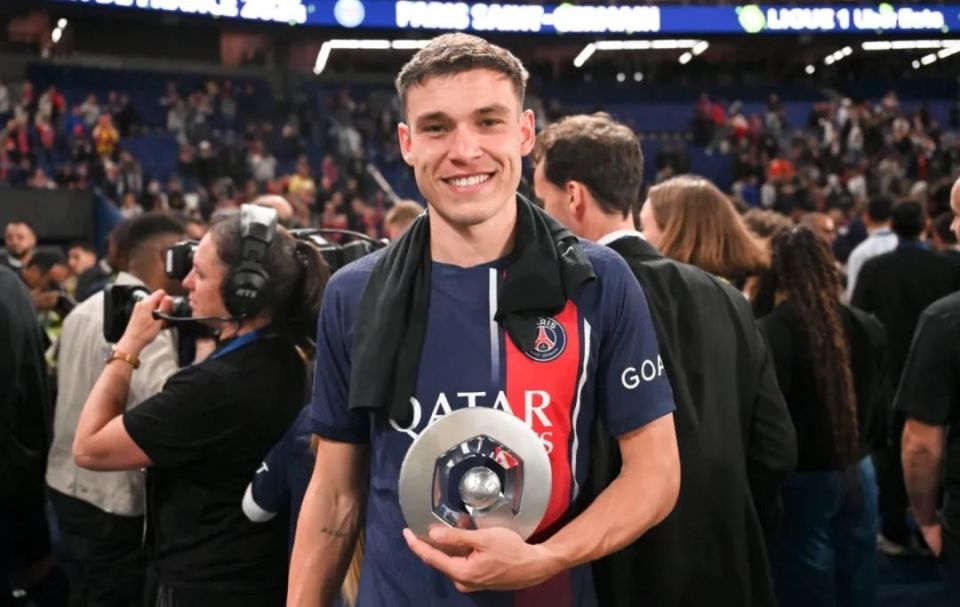 LD 乐动APP下载 -包含曼城传射建功，尤文图斯新星横空出世，场边球探频频记笔记的词条